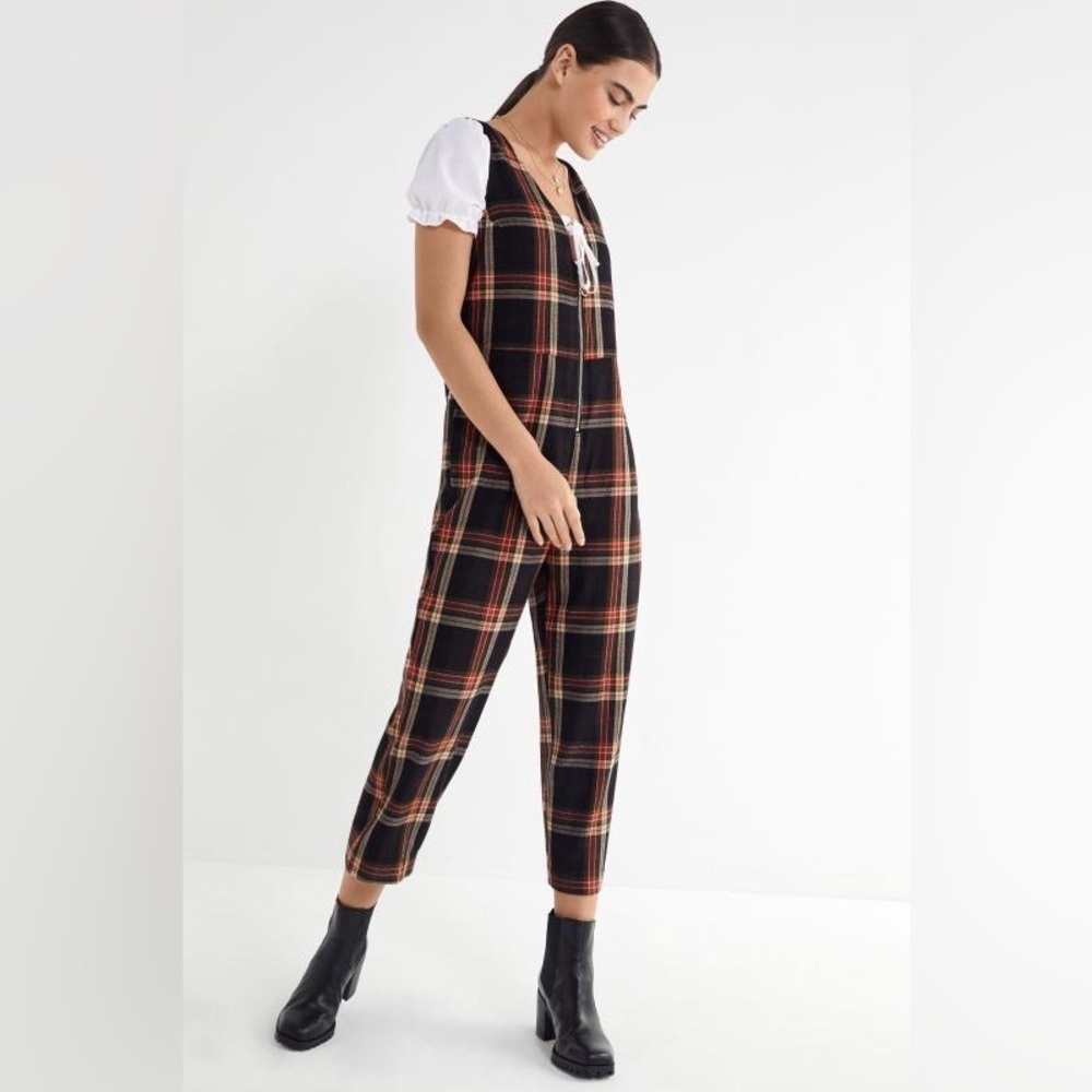 NWT Urban Outfitters U Reign Black Red Plaid Flannel
Jumpsuit|, size Small
